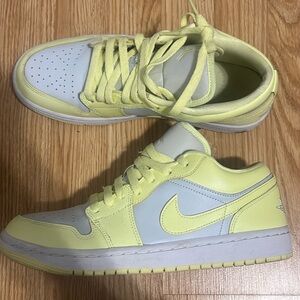 women’s air jordan 1 lows